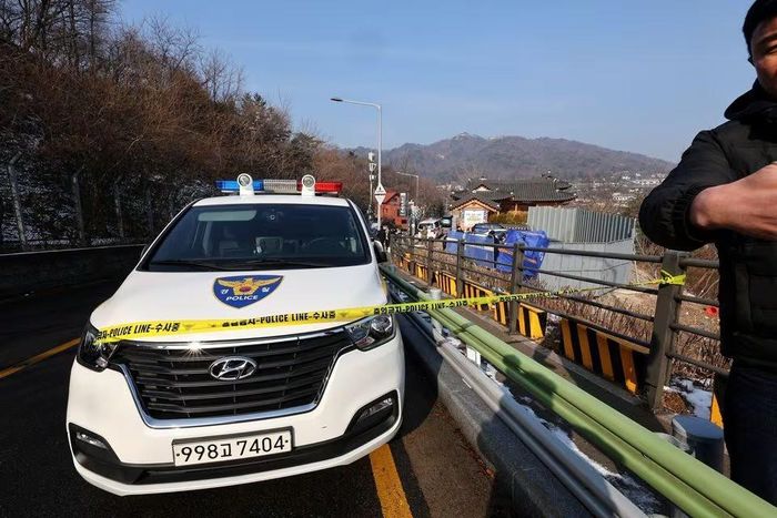 Cảnh sát khám nghiệm hiện trường tại một công viên ở Seoul, Hàn Quốc. Nguồn: Yonhap.