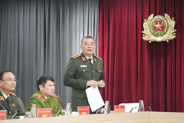  Trung tướng Tô Ân Xô thông tin tại buổi họp báo. Ảnh: ĐỖ TRUNG 