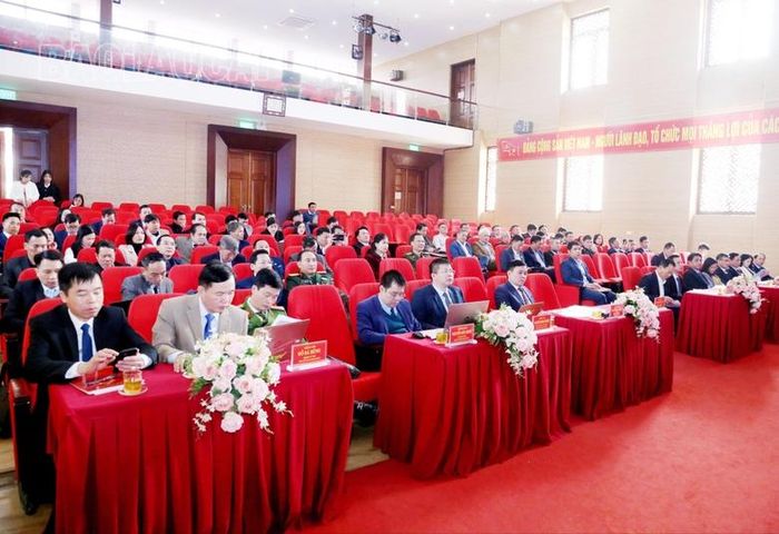  Các đại biểu dự hội nghị. 