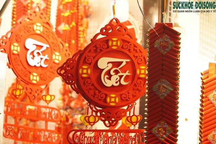 Một sản phẩm trang trí được sản xuất tại Việt Nam với đường nét tinh xảo, bắt mắt.