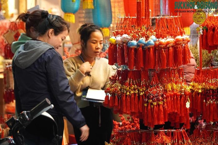 Hầu hết các sản phẩm đều có nguồn gốc xuất xứ trong nước, số còn lại chủ yếu từ Trung Quốc.