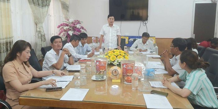 Quang cảnh cuộc họp.