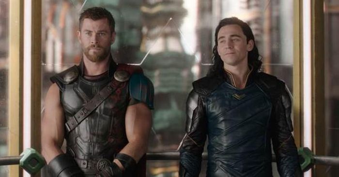 Thor và Loki trong phim của Marvel