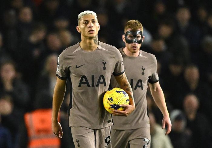 Nỗi thất vọng của Richarlison và các đồng đội