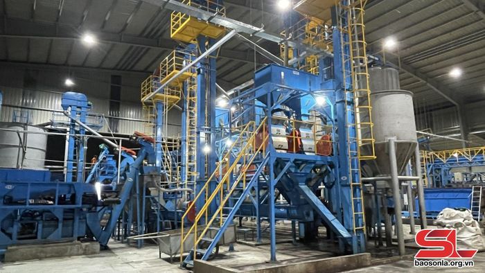 Dây chuyền chế biến quả cà phê của Nhà máy chế biến cà phê Sơn La.