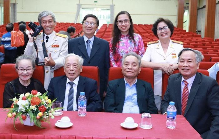  Bên lề họp mặt Đại học BC-XB khóa 1, nửa thế kỷ ra trường (22/10/2023). 