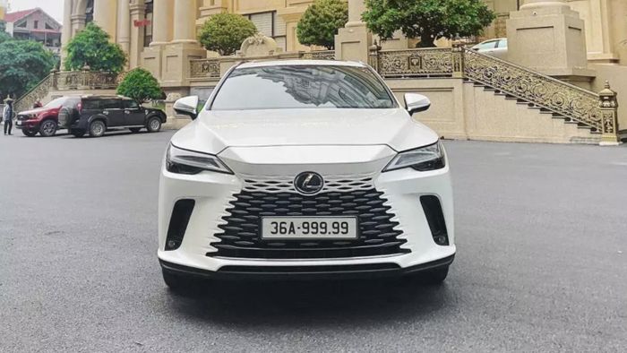 Lexus RX 350 mới đã được gắn biển 36A - 999.99.
