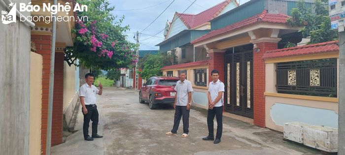  Người dân Diễn Thái phấn khởi trước sự đổi thay của xóm làng. Ảnh: Mai Giang 