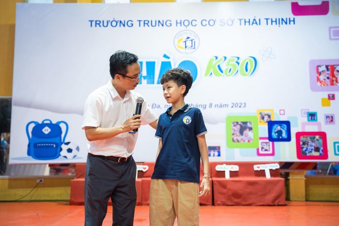  Thầy Nguyễn Cao Cường - Hiệu trưởng Trường THCS Thái Thịnh, Đống Đa, Hà Nội cho rằng, giáo dục đã thực chất hơn từ khi Nghị quyết 29 được triển khai trong trường học. 