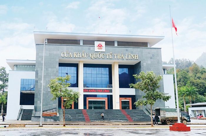Phát triển kinh tế cửa khẩu là một trong những nhiệm vụ đột phá, chương trình trọng tâm để phát triển kinh tế - xã hội của huyện Trùng Khánh.