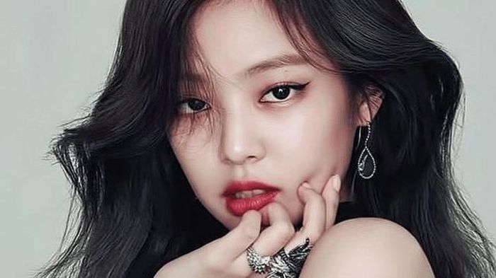 Jennie Blackpink 2 lần liên tiếp bị Dispatch "bế" lên trang chủ vì chuyện hẹn hò