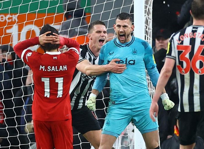 Tuy nhiên, Salah lại không thắng được Dubravka trên chấm 11m