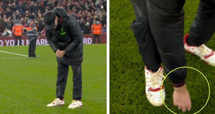 Jurgen Klopp ăn mừng cùng học trò cũng như đi quanh sân bày tỏ cảm ơn người hâm mộ thì đột nhiên phát hiện mất nhẫn cưới