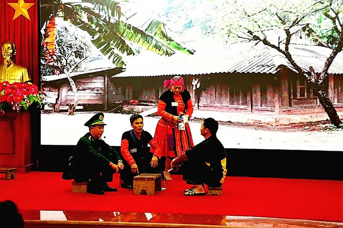 Lực lượng quân đội tỉnh Sơn La đẩy mạnh công tác tuyên truyền, phổ biến giáo dục pháp luật. Ảnh: Ninh Văn