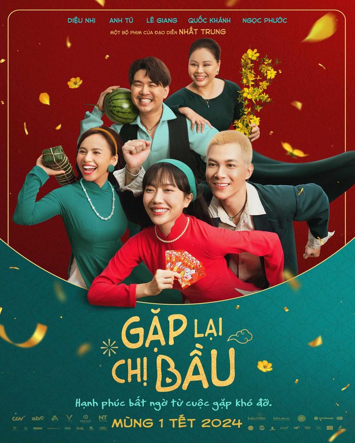 Tối 31/12, bộ phim đã tung ra poster đặc biệt với sự góp mặt của cả 5 diễn viên chính trong trang phục áo dài truyền thống