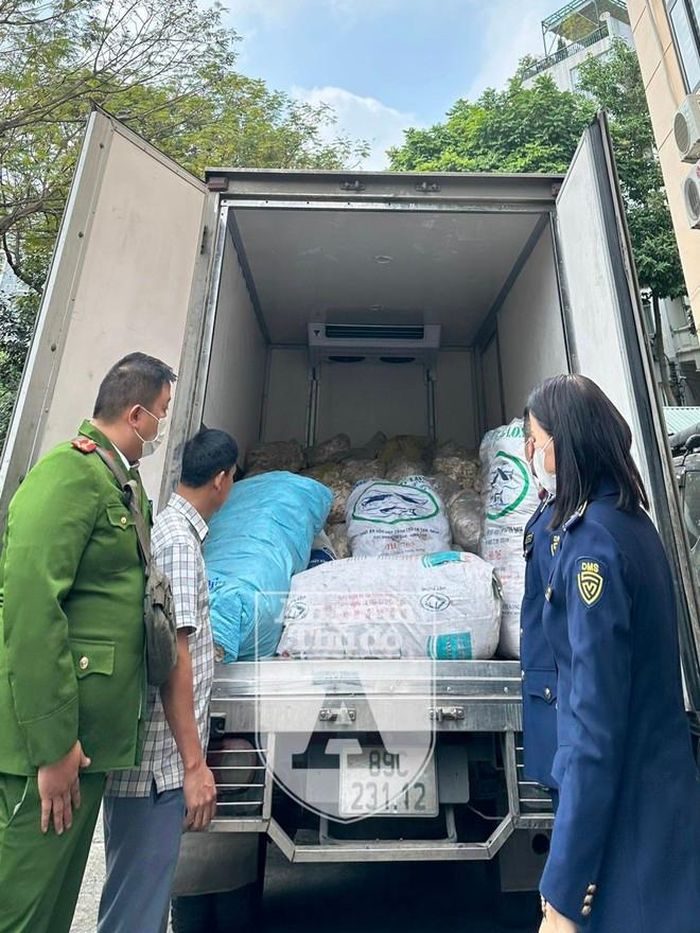 Rất có thể số mỡ lợn này được chế biến, ép thành mỡ nước tuồn vào các cơ sở chiên rán