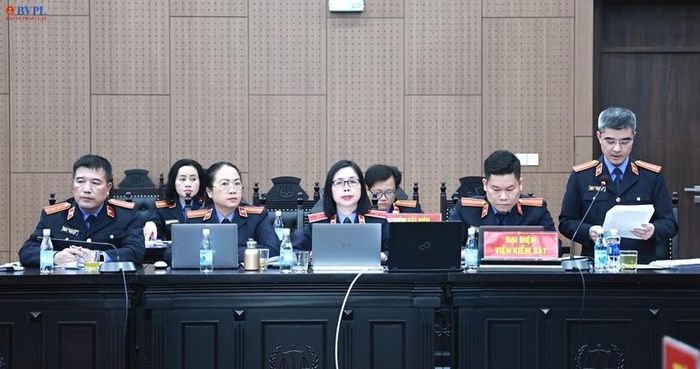  Nhiều bị cáo khi được xét hỏi đều thừa nhận cáo trạng Viện kiểm sát truy tố đúng người, đúng tội. 