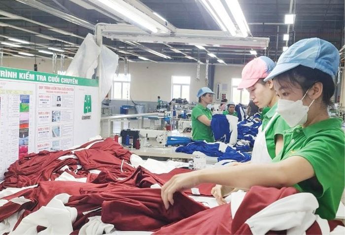 Được doanh nghiệp quan tâm chăm lo, công nhân yên tâm lao động sản xuất