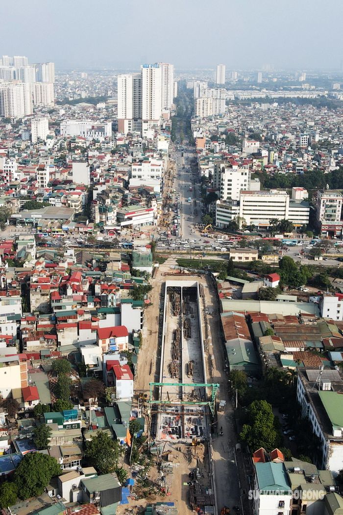 Tổng chiều dài khoảng 890m, quy mô 4 làn xe, dự án công trình có tổng mức đầu tư 788 tỷ đồng từ ngân sách của thành phố Hà Nội. Sau khi đi vào hoạt động, công trình giao thông đóng vai trò quan trọng trong việc giảm ùn tắc giao thông giữa đường vành đai 2,5 với đường Giải Phóng.