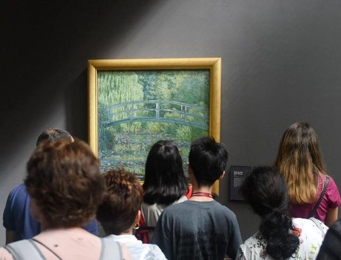 Museé d’Orsay là nơi có bộ sưu tập tranh ấn tượng lớn nhất thế giới, bao gồm tranh hoa súng của Monet