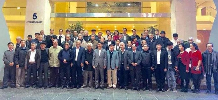 Cán bộ, phóng viên đoàn chuyên gia S78-TTXVN gặp mặt kỷ niệm nhân 40 năm TTXVN giúp Campuchia xây dựng TTX SPK, quân tình nguyện Việt Nam giúp dân Campuchia lật đổi chế độ Pol Pốt, xây dựng cuộc sống mới (7/1/1979-7/1/2019).