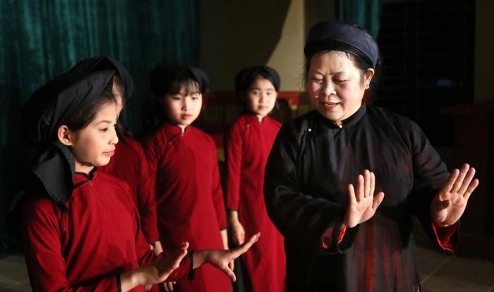 Truyền dạy Hát Xoan ở Phú Thọ. Nguồn: PNVN.