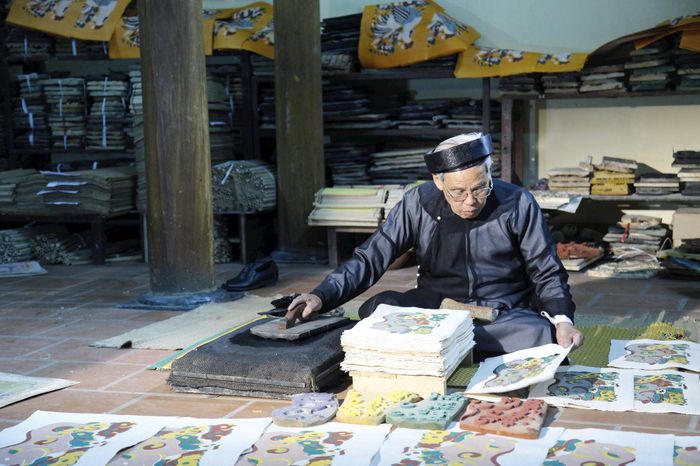Nghệ nhân là chủ thể quan trọng trong việc bảo tồn các di sản văn hóa. Ảnh: Quang Vinh.