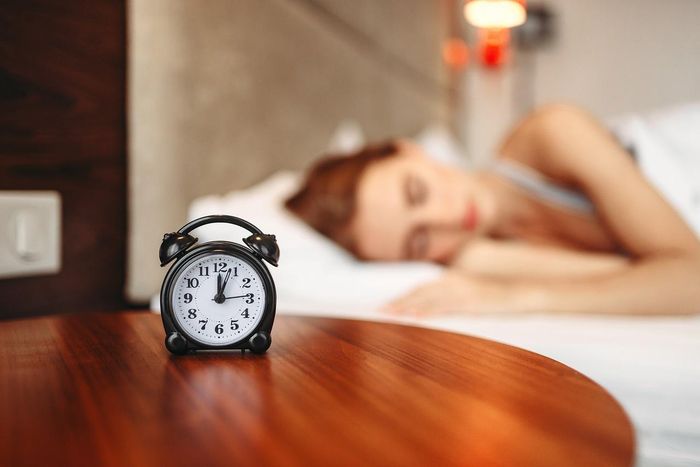 Giấc ngủ ngon, đủ sẽ giúp bạn tỉnh táo, năng lượng hơn cho khởi đầu ngày mới. Ảnh: Pixabay.