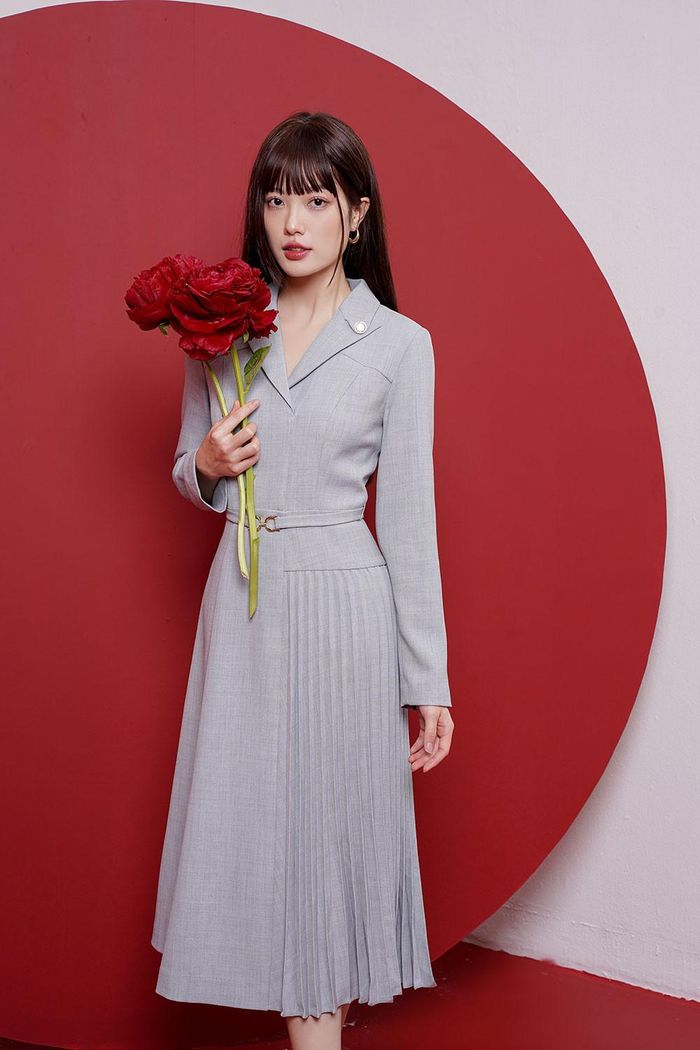 Đầm sơ mi mang đến cho các chị em outfit đi làm thanh lịch.
