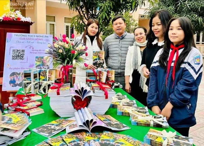  Ấn phẩm của Trường THCS Nghi Ân trong ngày ra mắt. Ảnh: PV 