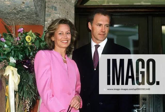 Beckenbauer kết hôn với Sybille Weimer vào năm 1990.