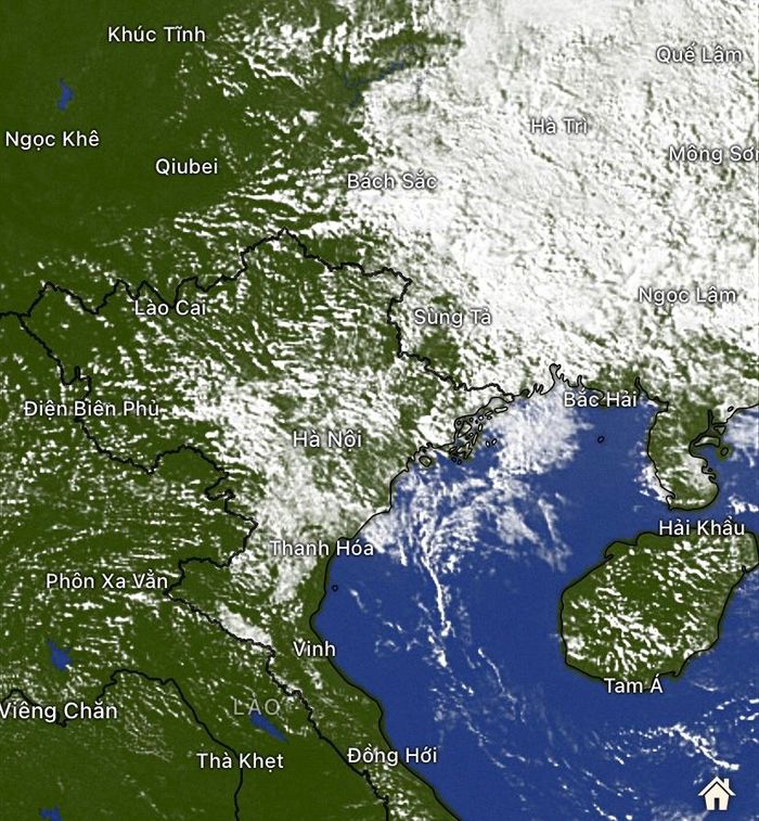Vùng áp cao lạnh lục địa đang di chuyển đến gần biên giới phía Bắc nước ta, lệch Đông. Ảnh chụp vệ tinh lúc 15 giờ ngày 9-1