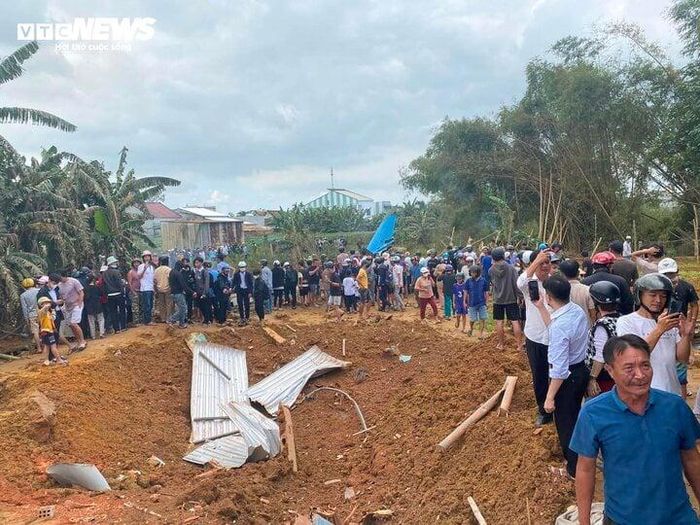 Hiện trường nơi chiếc máy bay bị rơi.