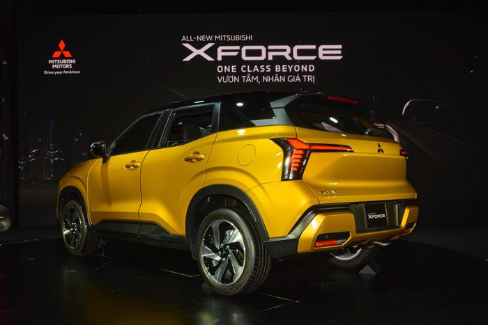  Mitsubishi Xforce Ultimate hiện chưa được công bố giá bán, hãng xe Nhật Bản cho biết thời gian giao hàng dự kiến mẫu xe này là tháng 6 năm nay. Trong khi đó 3 phiên bản còn lại có giá dao động 620-699 triệu đồng, xe sẽ được giao đến khách hàng vào tháng 3. 
