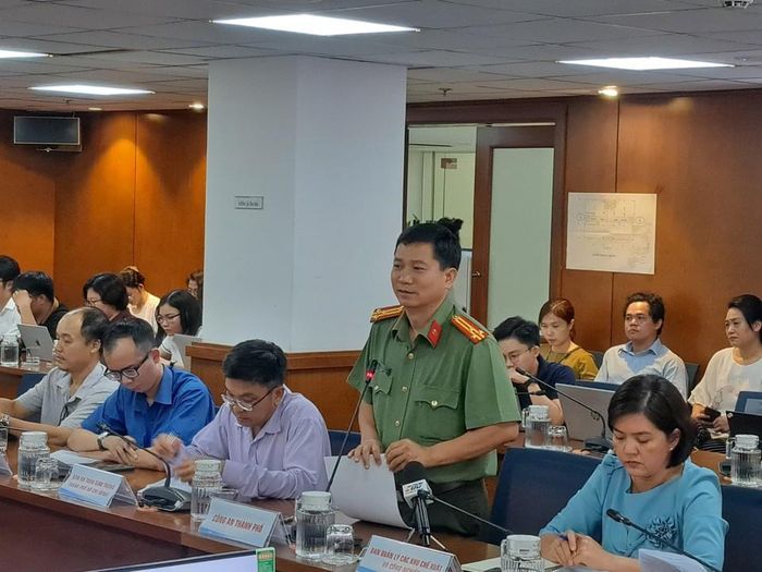 Thượng tá Lê Mạnh Hà cho biết, gần Tết Nguyên đán Giáp Thìn 2024, bọn lừa đảo chế ra nhiều kịch bản lừa đảo mới, do đó người dân cần cảnh giác. Ảnh: Tân Tiến.