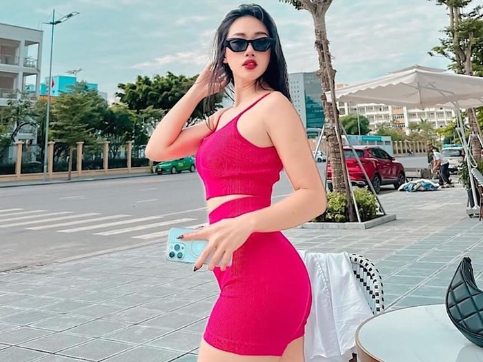 Hoàng Yến không chạy theo chuẩn mực gầy gò mà hướng tới vẻ đẹp săn chắc.