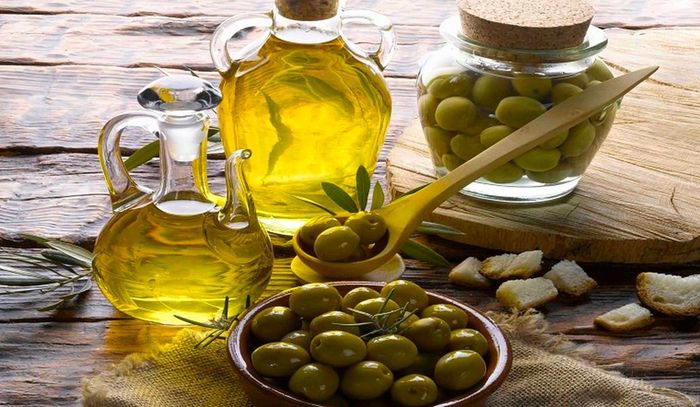 Trong dầu ô lưu có chứa chất béo lành mạnh có khả năng giúp bạn giảm nguy cơ mắc các bệnh mạn tính và bệnh tim.