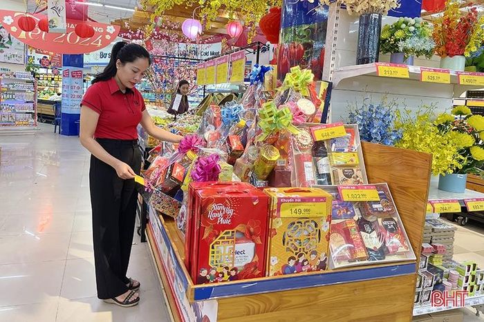 Năm nay, siêu thị Co.opmart Hà Tĩnh đã chủ động xây dựng kế hoạch nguồn hàng tết khoảng 60 tỷ đồng.