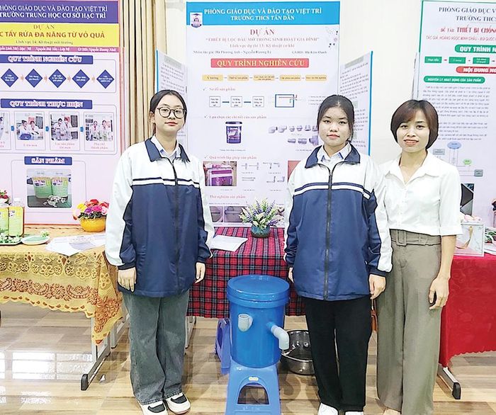 Dự án “Thiết bị lọc dầu mỡ trong sinh hoạt gia đình” của nhóm tác giả đến từ Trường THCS Tân Dân, thành phố Việt Trì giành giải Nhất tại Cuộc thi Khoa học kỹ thuật tỉnh năm 2023.