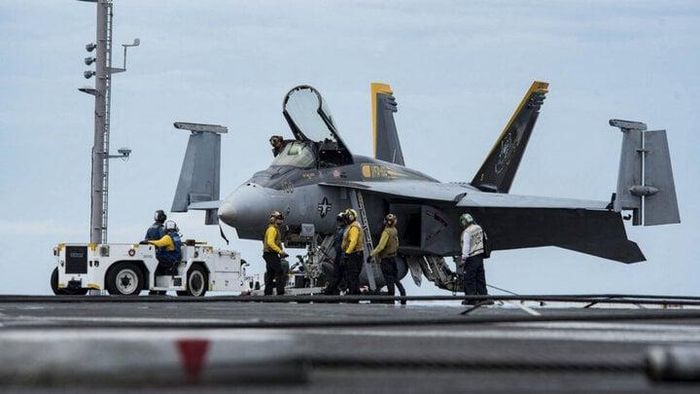 New York Times cho rằng, Mỹ không gây ra thiệt hại quá lớn đối với Houthi và tiềm lực của lực lượng này vẫn còn hơn 70-80% sức mạnh. (Ảnh: Hải quân Mỹ)