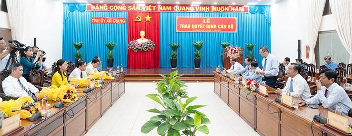 Phó Bí thư Thường trực Tỉnh ủy, Chủ tịch HĐND tỉnh An Giang Lê Văn Nưng phát biểu tại buổi lễ