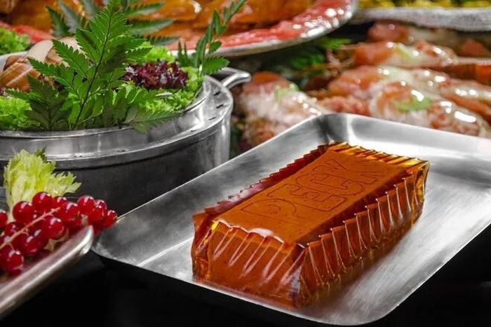 Món aspic pate thịt bê mang tính biểu tượng của nhà hàng Peck. Ảnh: Peck.
