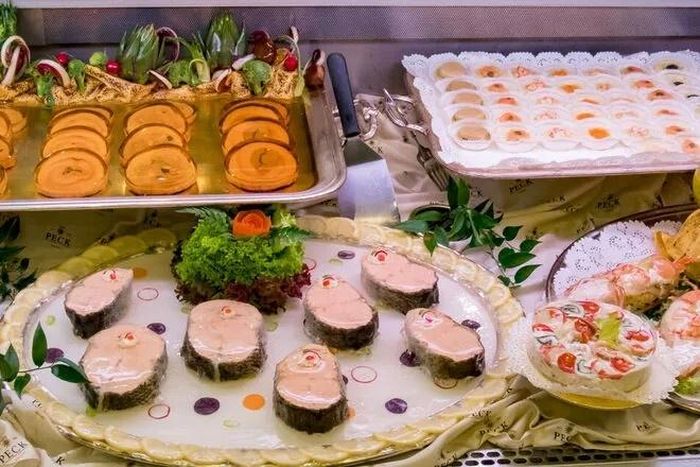 Một số phiên bản aspic được trưng bày tại nhà hàng Peck ở Milan. Ảnh: Peck.