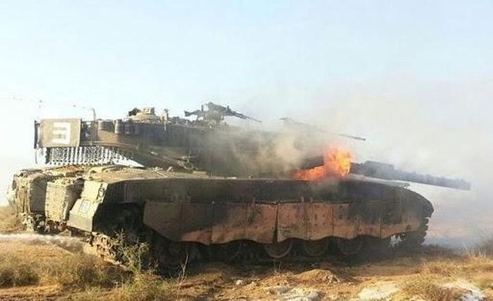 Mọi người có xu hướng nghĩ rằng, do Israel thiếu công nghệ sản xuất giáp composite tiên tiến, nên nước này không có lựa chọn nào khác ngoài việc bố trí động cơ phía trước để cải thiện khả năng bảo vệ? 
