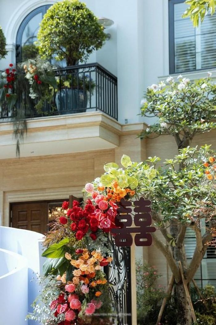 Nhà thiết kế nhiều cửa sổ đón ánh sáng và không khí.