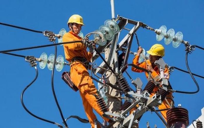 Cơ chế giá bán điện 2 thành phần gồm giá công suất và giá điện năng để áp dụng cho khách hàng sử dụng điện.