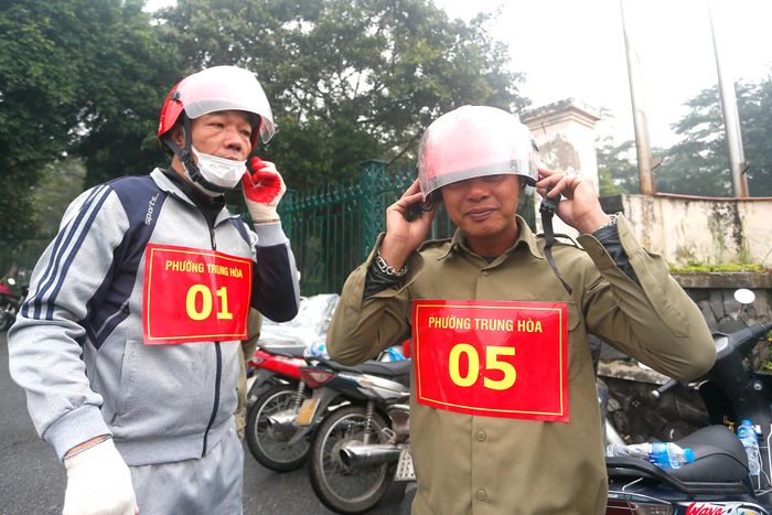 Ai cũng hào hứng phấn khởi chờ đợi đến lượt thi của đội mình