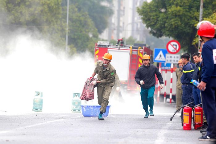 Sự phối hợp nhịp nhàng khiến các vận động viên thể hiện chuyên nghiệp trong phần thi của mình