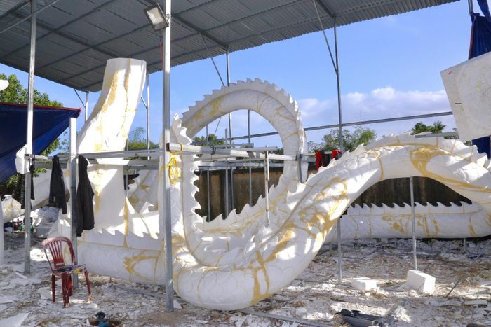  Linh vật rồng dài 30m đang dần hoàn thiện và sẽ xuất hiện tại đầu cầu Rồng trong dịp Tết Giáp Thìn. 