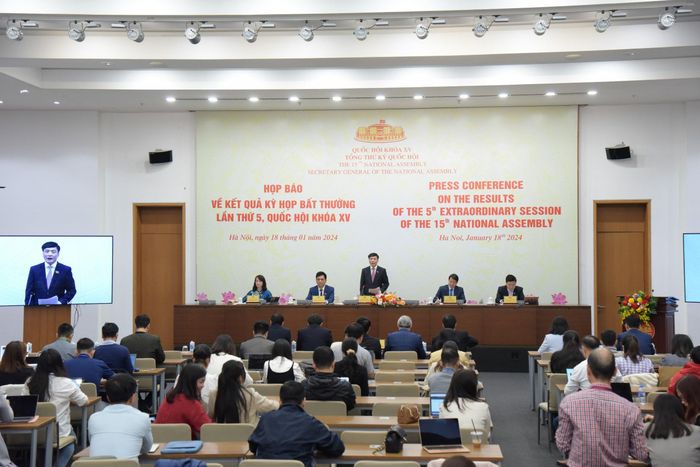 Quang cảnh buổi họp báo.